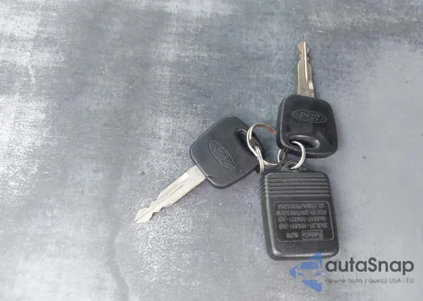 2001 Ford Explorer Eddie Bauer из США, поврежденный, VIN 1FMZU64E81ZA81326